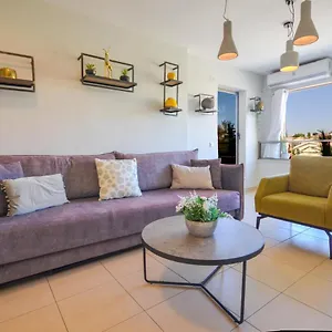 דירה Yalarent Argaman 2br & Balcony Apt